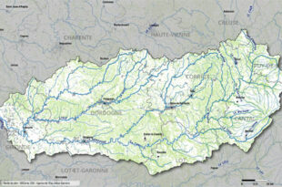 Carte des bassins-versants en Corrèze, montrant les cours d'eau principaux tels que la Vézère et la Dordogne. L'image illustre les frontières naturelles de la gestion des ressources hydriques évoquées dans l'article, en soulignant l'importance de la coopération interrégionale pour une gestion durable et efficace de l'eau.