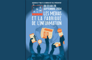 Affiche des Rencontres Cinéma et Société 2024 sur le thème "Les Médias et la Fabrique de l'Information", qui se dérouleront du 23 au 28 septembre. L'illustration montre des mains tenant divers outils médiatiques comme un journal, un micro, un smartphone et une caméra, symbolisant les différents canaux d'information.