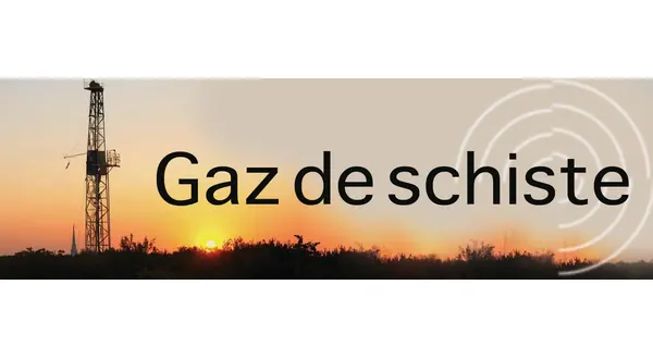 Illustration « Gaz de schiste » : derrick au coucher du soleil