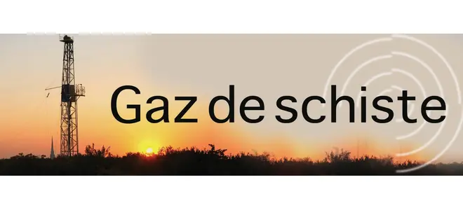 Illustration « Gaz de schiste » : derrick au coucher du soleil