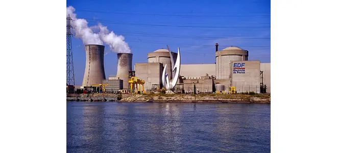 Photo : la centrale nucléaire EDF du Tricastin