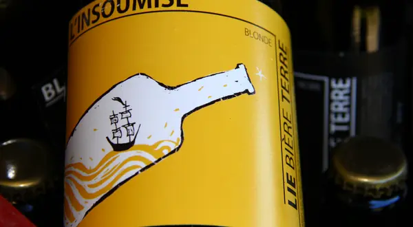 Photo : la bouteille « L’Insoumise » de la brasserie Lie Bière Terre