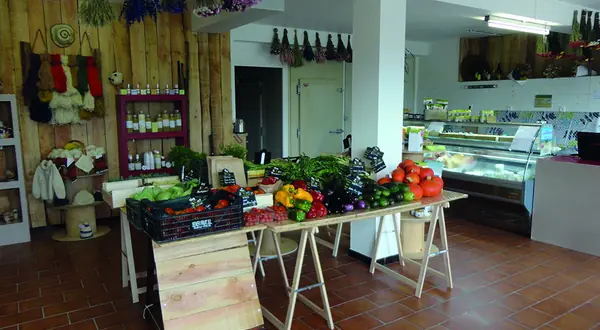 Photo : la boutique Récoltes Locales à Naves