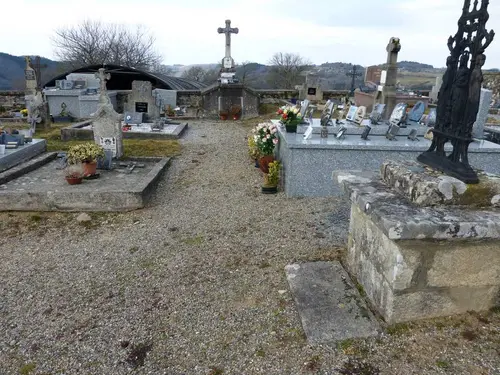 Le cimetière avant les travaux, à Saint-Bonnet-les-Tours-de-Merle