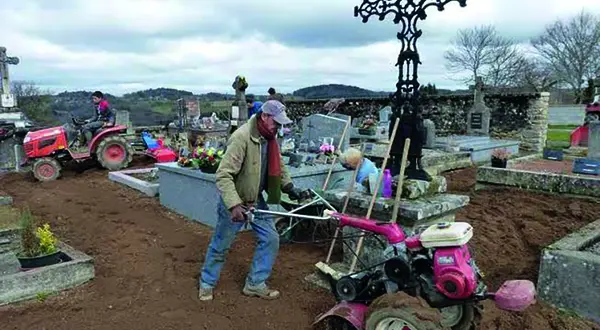 Le chantier collectif à Saint-Bonnet-les-Tours-de-Merle
