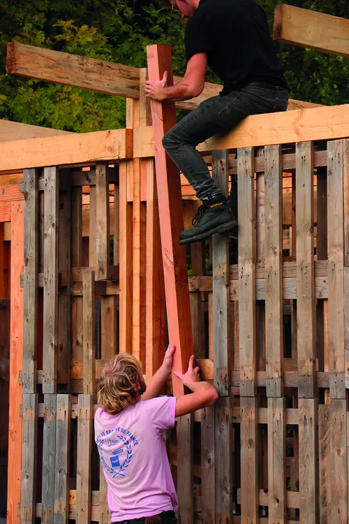 Sur la cabane en construction