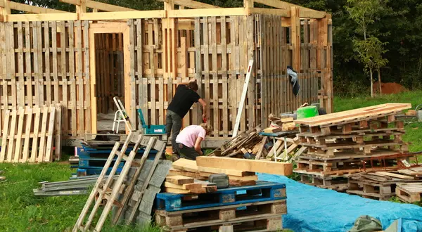 La cabane en palettes de César et Léo