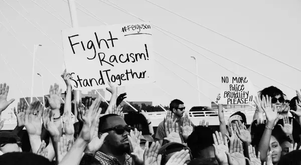 « Fight racism, stand together » : Chicago