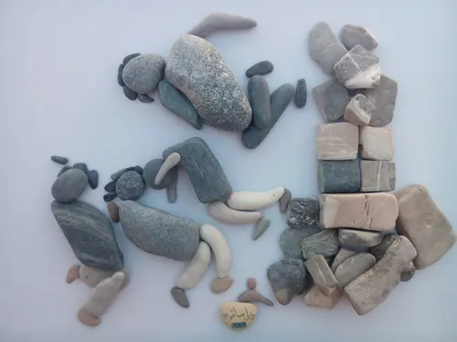 Sculpture de galets du sculpteur syrien Nizar Ali Badr