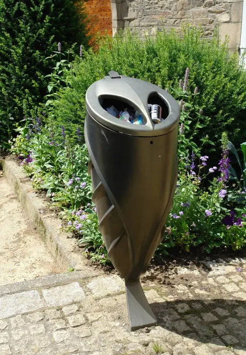 Les nouvelles poubelles d’Uzerche