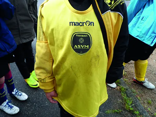 Le ministre habille les footeux de Malemort
