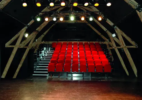 Les gradins du théâtre de la Grange