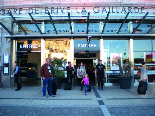 Le parvis de la gare, espace public